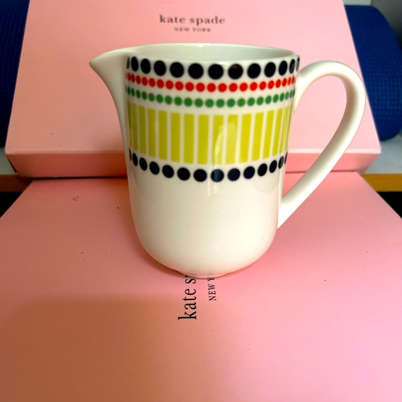 NIB Kate Spade Hopscotch drive creamer. - Picture 3 of 3